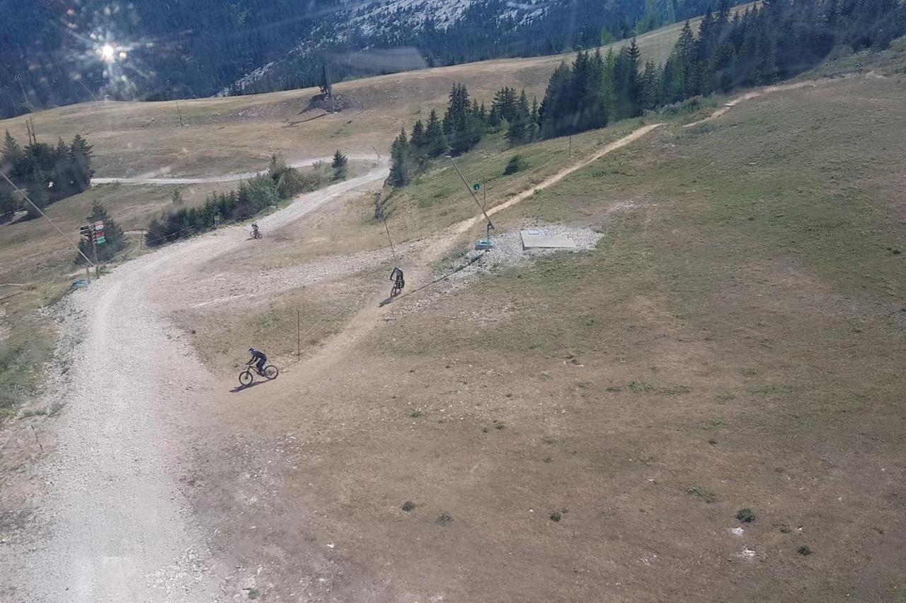 STUDIO CHALEUREUX aux pieds des pistes de ski des Glovettes Villard-de-Lans Eksteriør billede
